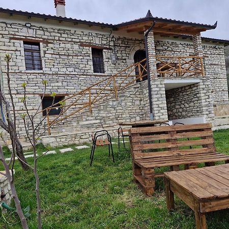 Villa Shpiragu Village Experience بيرات المظهر الخارجي الصورة