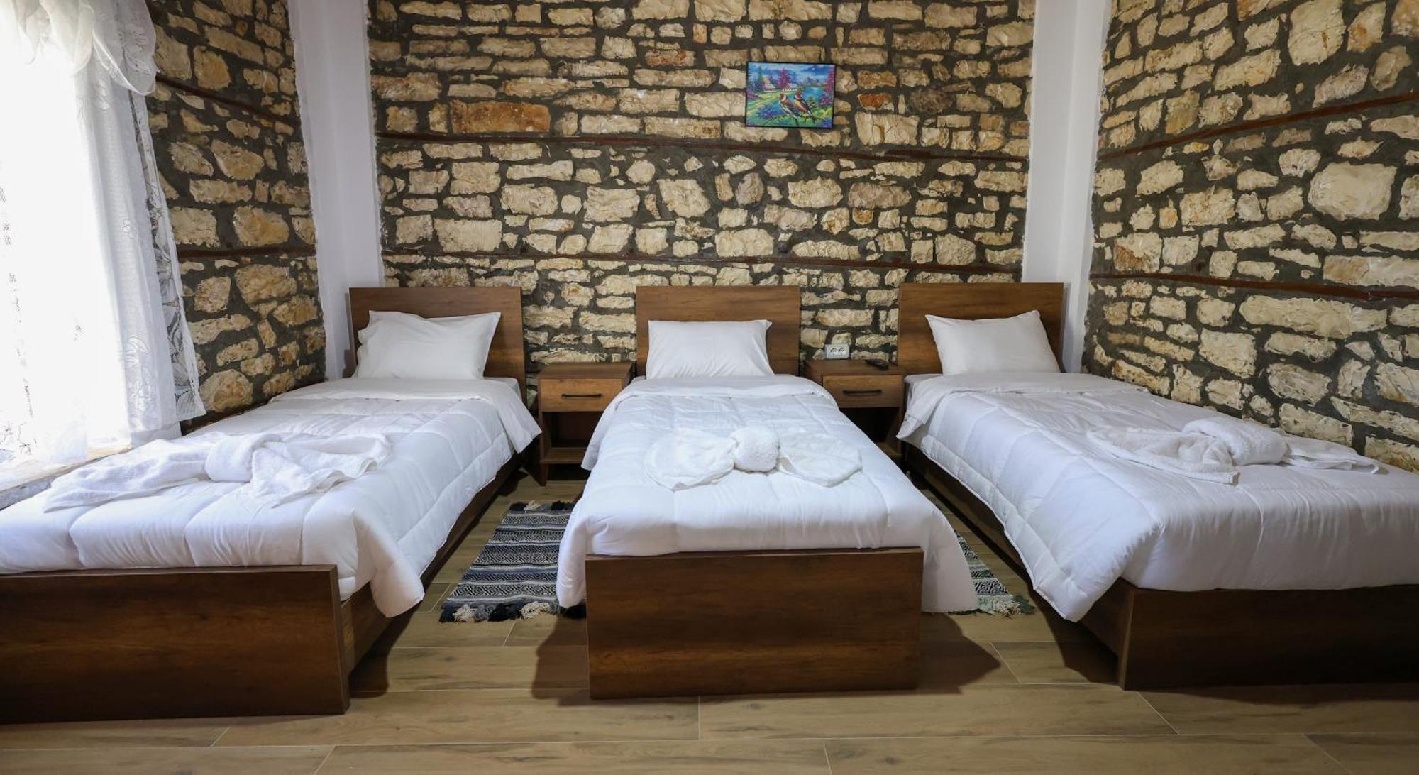Villa Shpiragu Village Experience بيرات المظهر الخارجي الصورة