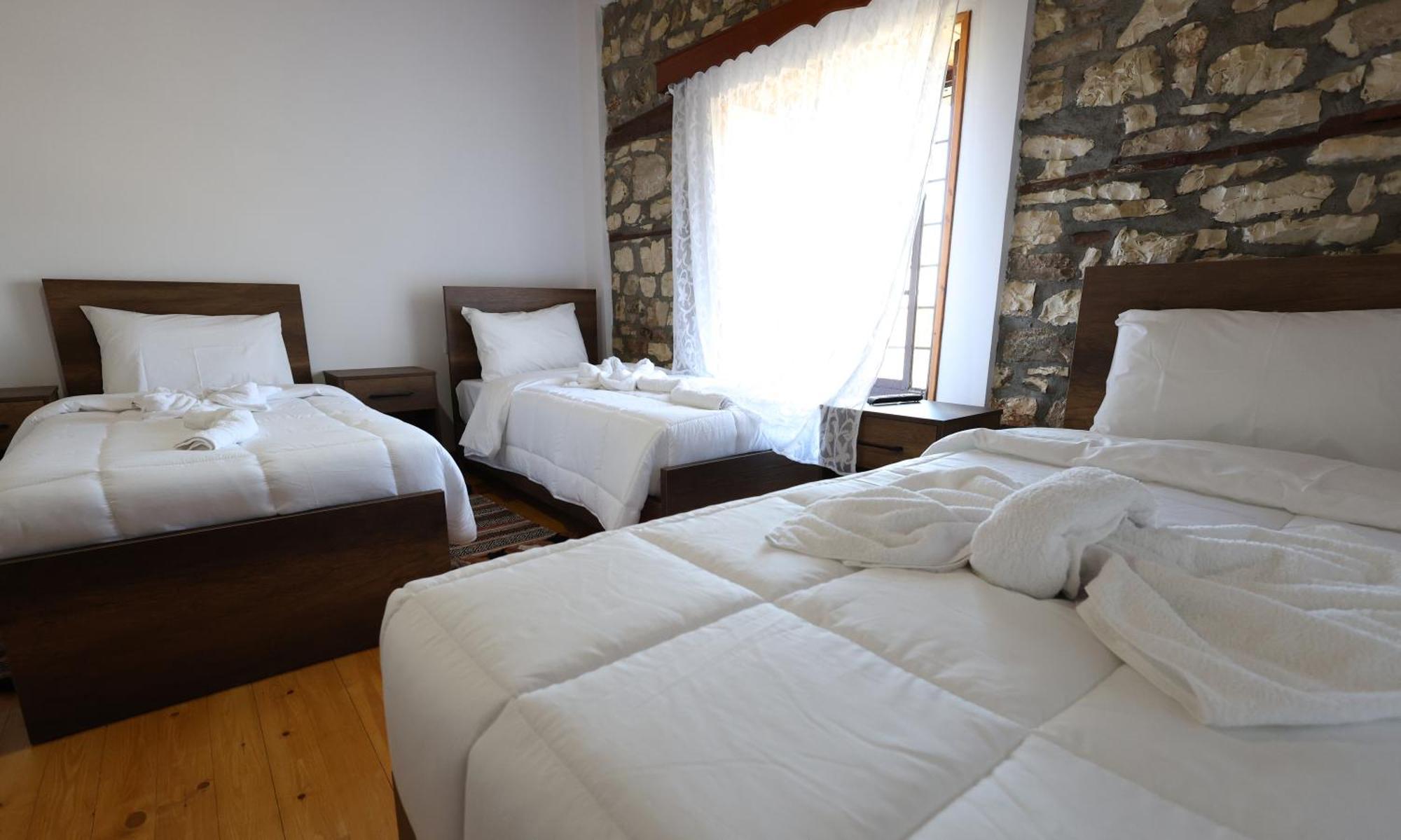 Villa Shpiragu Village Experience بيرات المظهر الخارجي الصورة