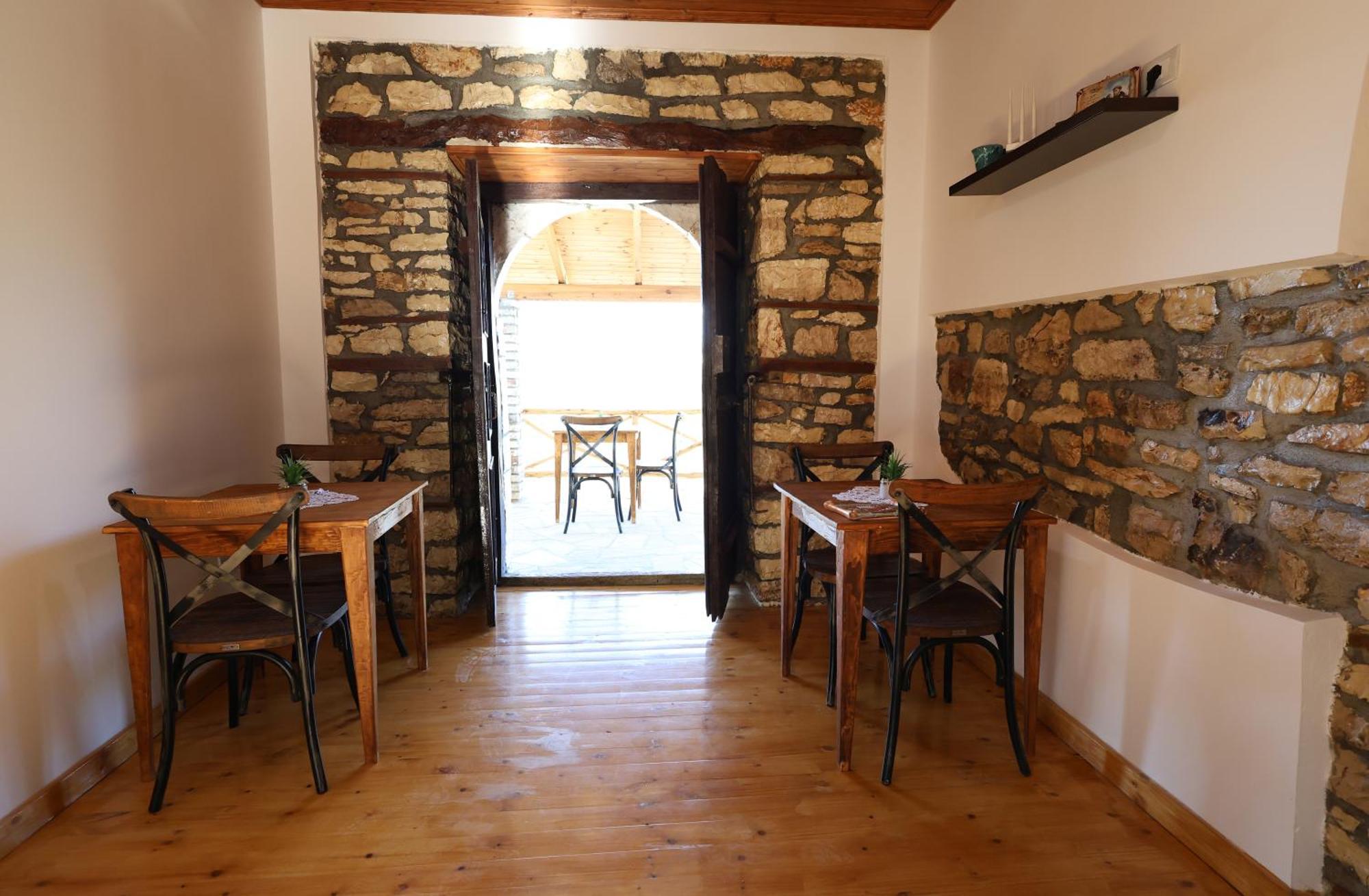 Villa Shpiragu Village Experience بيرات المظهر الخارجي الصورة