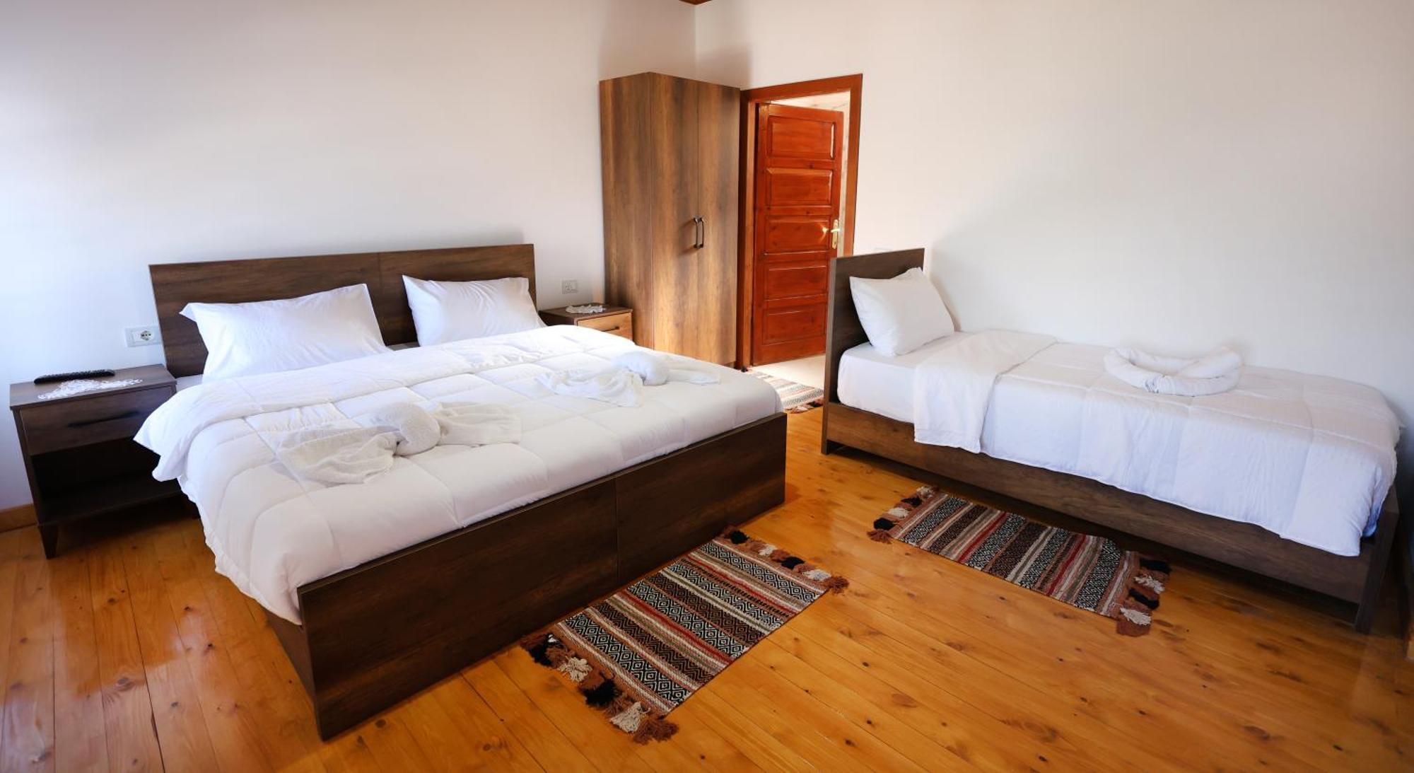 Villa Shpiragu Village Experience بيرات المظهر الخارجي الصورة