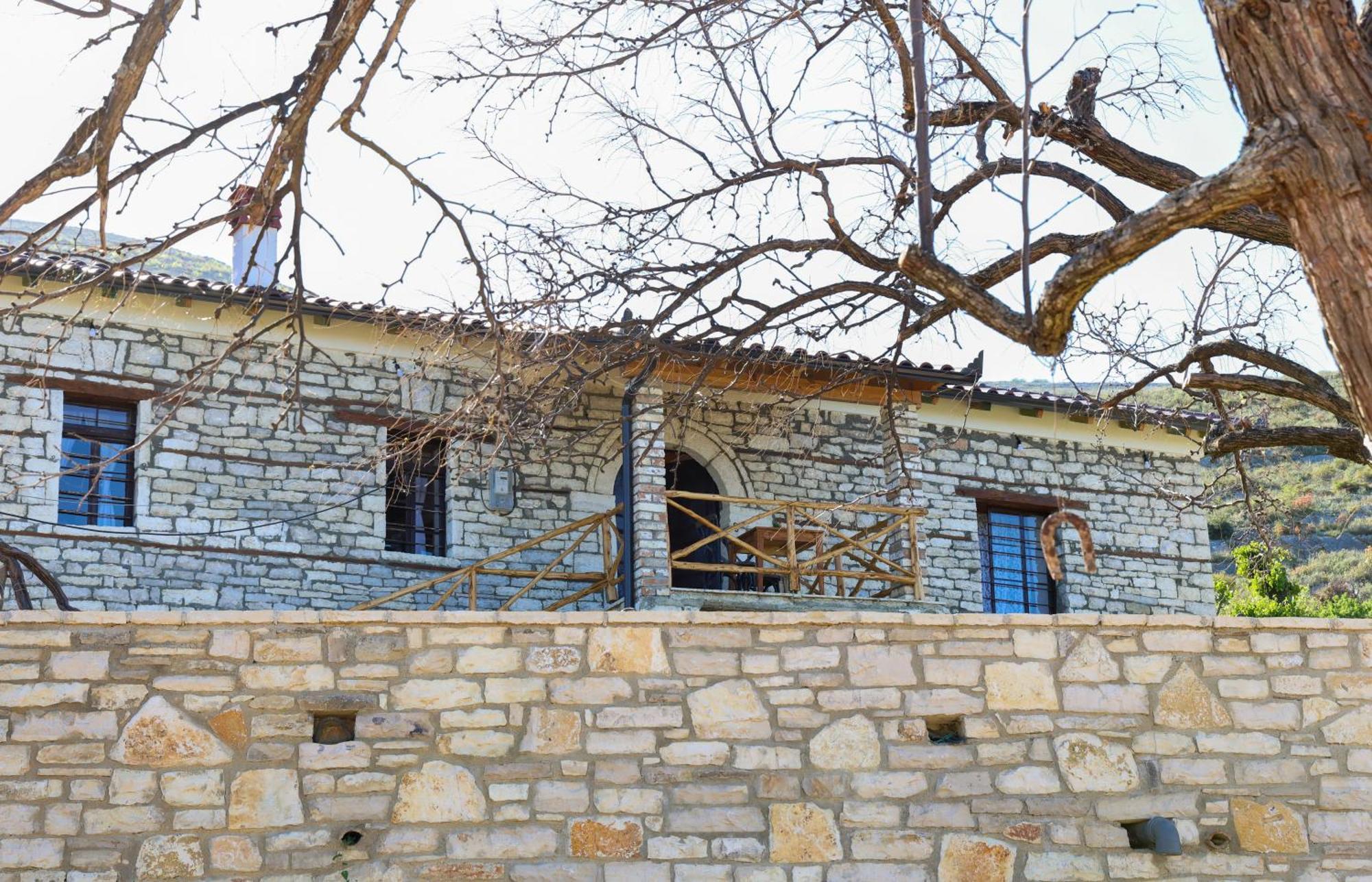 Villa Shpiragu Village Experience بيرات المظهر الخارجي الصورة