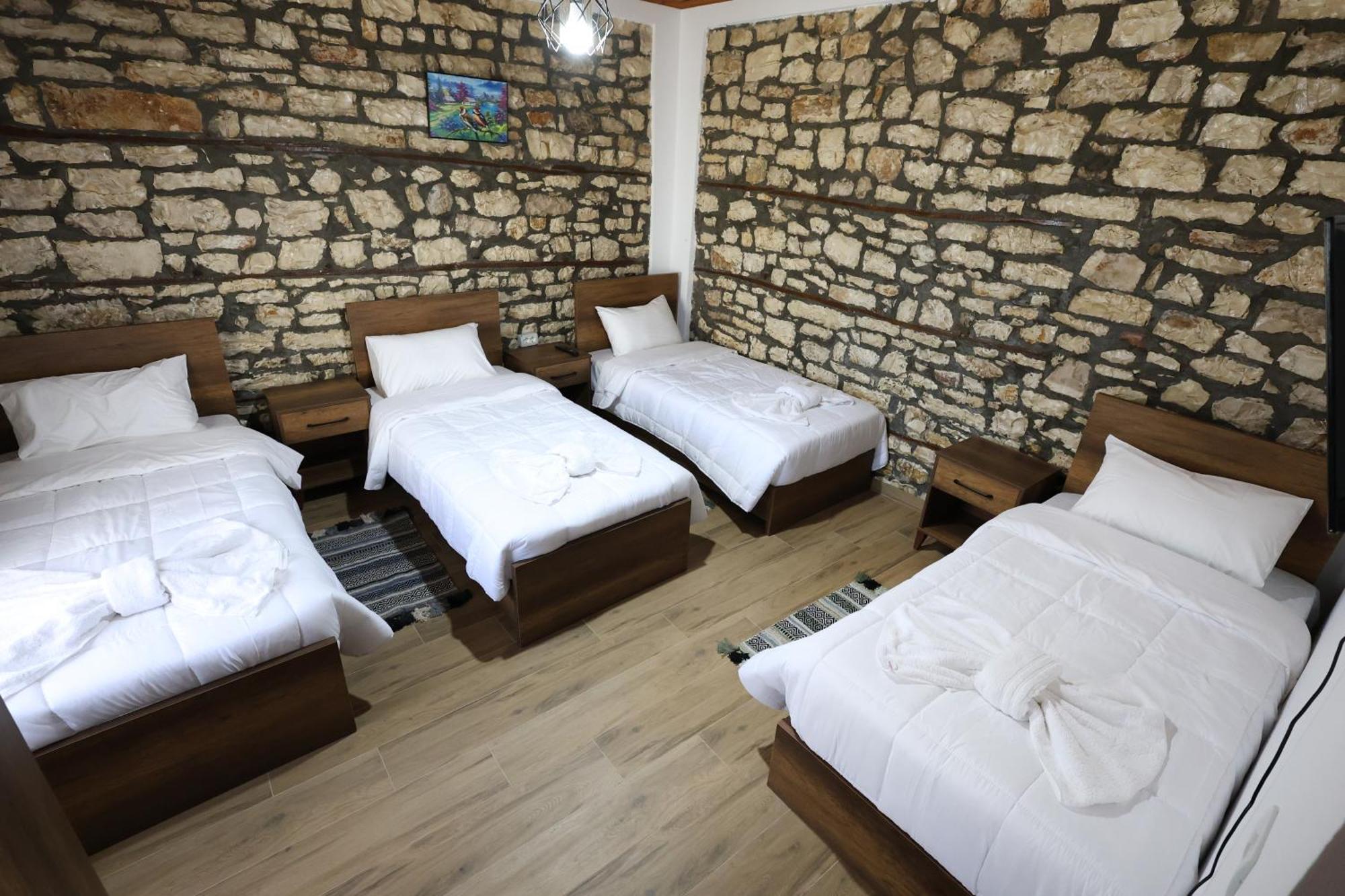 Villa Shpiragu Village Experience بيرات المظهر الخارجي الصورة