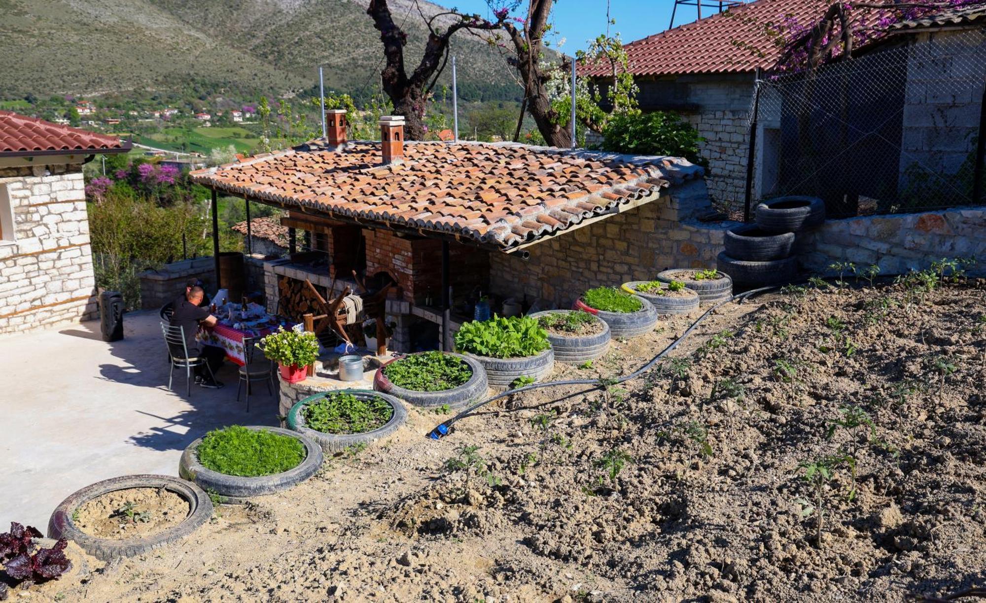 Villa Shpiragu Village Experience بيرات المظهر الخارجي الصورة