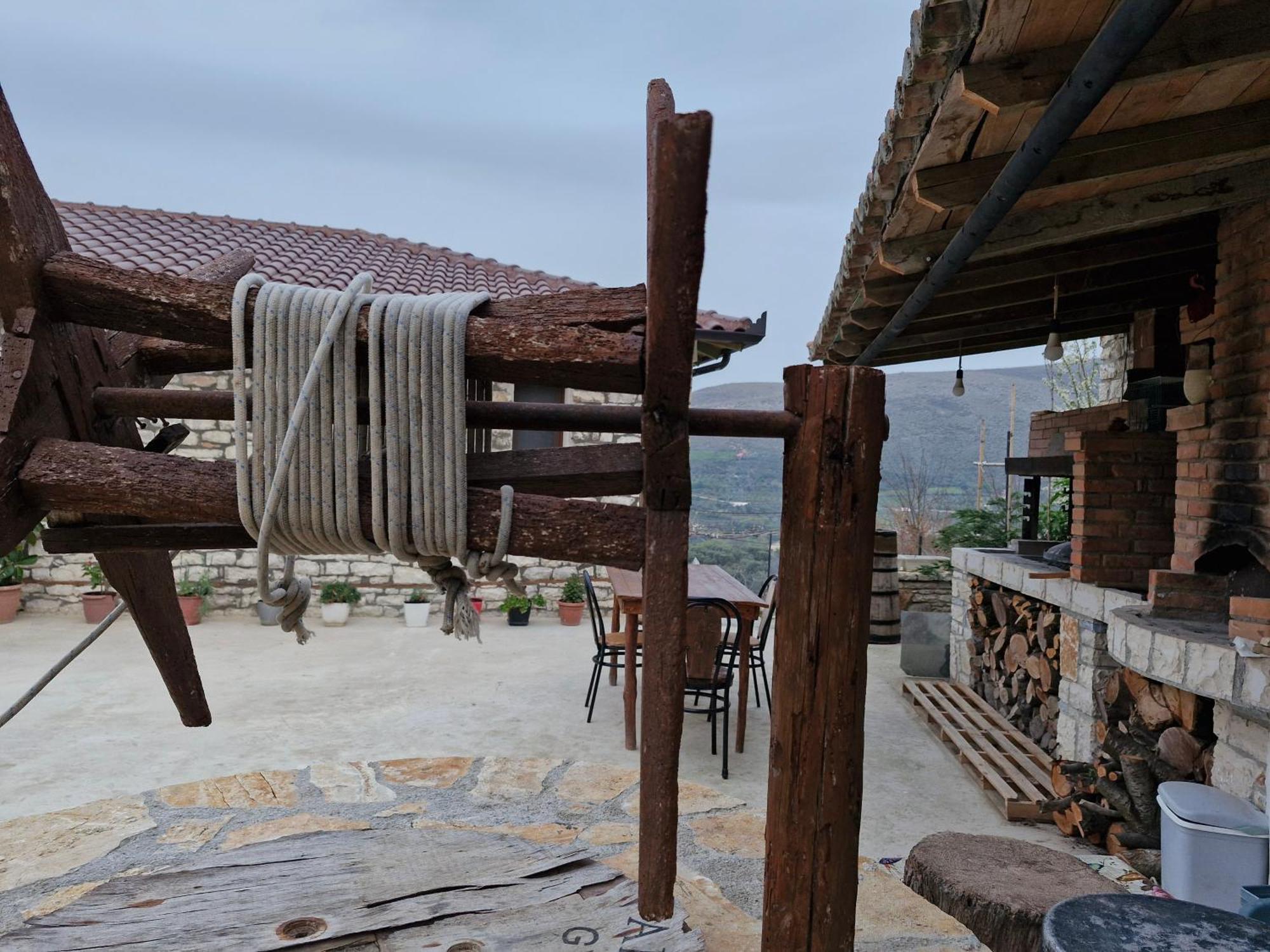 Villa Shpiragu Village Experience بيرات المظهر الخارجي الصورة